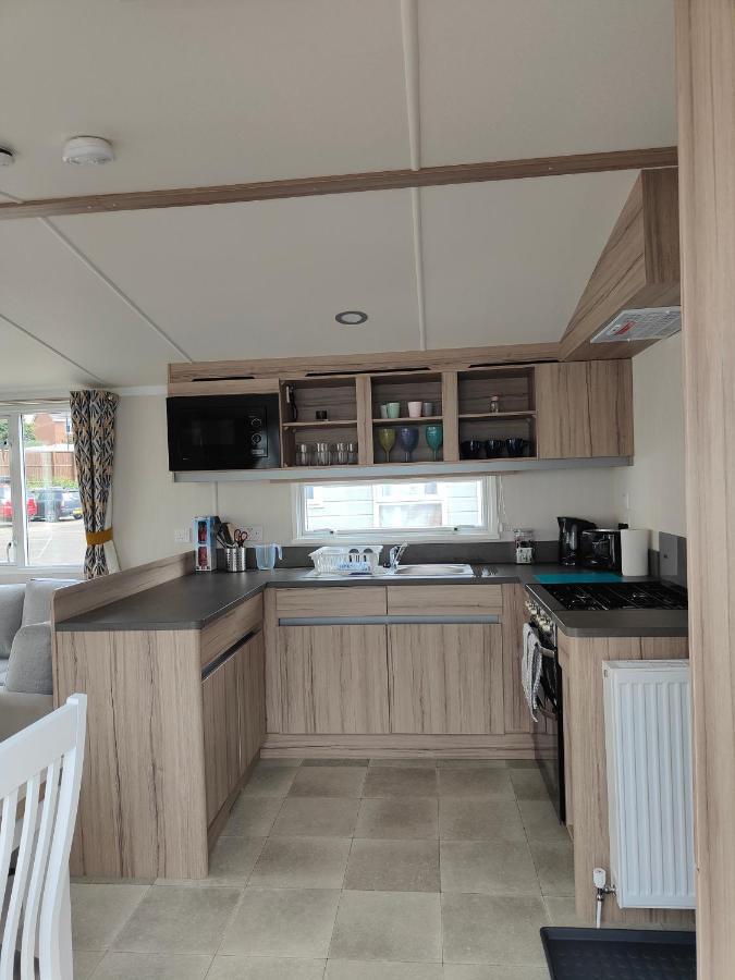 J6 Static Caravan, Fairway Holiday Park Sandown Kültér fotó